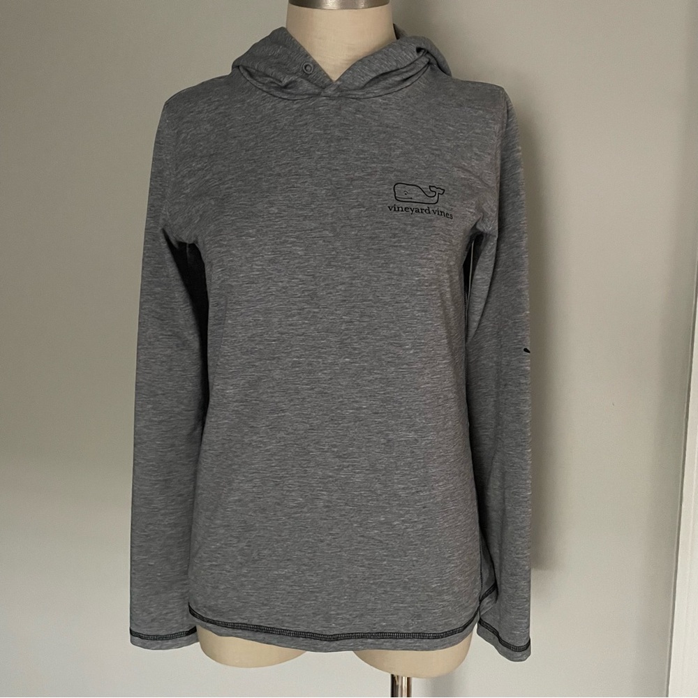 Vineyard Vines performance active hoodie size S